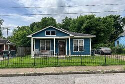 Pre-foreclosure in  SAXON AVE Memphis, TN 38106
