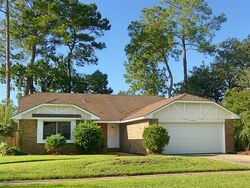 Pre-foreclosure in  TANGLEWOOD DR Slidell, LA 70458