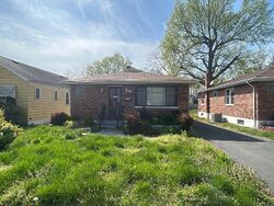 Pre-foreclosure in  FARIS AVE Saint Louis, MO 63133