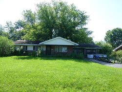 Pre-foreclosure in  STATION RD Palm, PA 18070