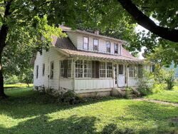 Pre-foreclosure in  E 2ND AVE Williamsport, PA 17702