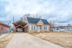 Pre-foreclosure in  N BURFORD AVE Watonga, OK 73772
