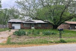 Pre-foreclosure in  SW 5TH ST Wagoner, OK 74467