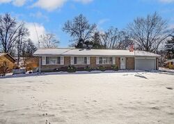 Pre-foreclosure in  NEW HORIZON AVE Enon, OH 45323