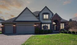 Pre-foreclosure in  BLOOMFIELD DR Bloomfield Hills, MI 48302