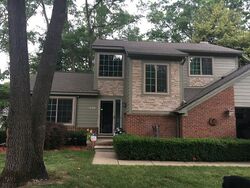 Pre-foreclosure in  CARDINAL RDG West Bloomfield, MI 48324