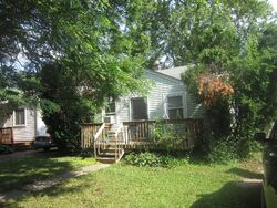 Pre-foreclosure in  W STRATHMORE AVE Pontiac, MI 48340