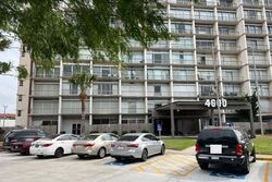 Pre-foreclosure in  OCEAN DR  Corpus Christi, TX 78412
