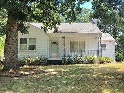 Pre-foreclosure in  SHADY LN High Point, NC 27262