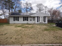 Pre-foreclosure in  EAGLE AVE Medford, NY 11763