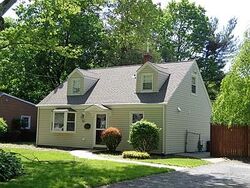 Pre-foreclosure Listing in VILLAGE RD POMPTON PLAINS, NJ 07444