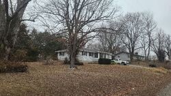 Pre-foreclosure in  NUGGET DR Buffalo, MO 65622