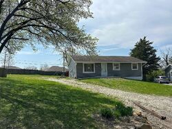 Pre-foreclosure in  N CLEARVIEW CT Columbia, MO 65202