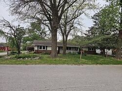 Pre-foreclosure in  S CATALINA AVE Springfield, MO 65804