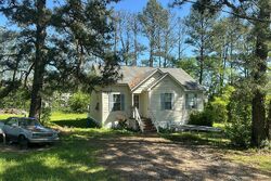 Pre-foreclosure in  FERNLEY ST Jackson, MS 39204