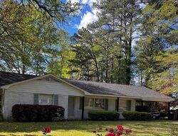 Pre-foreclosure in  HIGHLAND DR Kosciusko, MS 39090