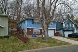 Pre-foreclosure in  8TH AVE S South Saint Paul, MN 55075