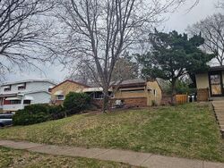 Pre-foreclosure in  BARCLAY ST Saint Paul, MN 55106