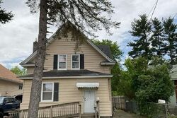 Pre-foreclosure in  ARLINGTON AVE W Saint Paul, MN 55117