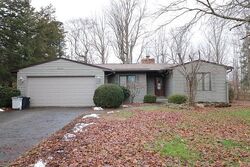 Pre-foreclosure in  WOODVALLEY DR Flushing, MI 48433