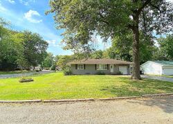 Pre-foreclosure in  NORTHMOOR PL East Alton, IL 62024