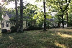 Pre-foreclosure in  HIGH BLUFF DR Gurley, AL 35748