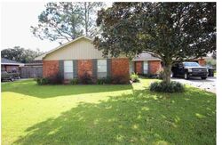 Pre-foreclosure in  LEE DR Thibodaux, LA 70301