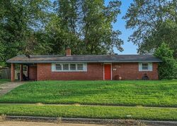 Pre-foreclosure in  E CAVETT DR Shreveport, LA 71104