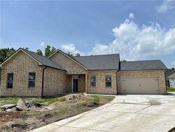 Pre-foreclosure in  HARRIS CIR Marrero, LA 70072