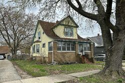 Pre-foreclosure in  SISSON ST Lockport, IL 60441