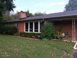Pre-foreclosure in  CLINTON CIR Hopkinsville, KY 42240