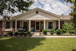 Pre-foreclosure in  MAPLEWOOD DR Lancaster, KY 40444