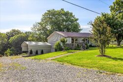 Pre-foreclosure in  MAUPIN RD Lancaster, KY 40444