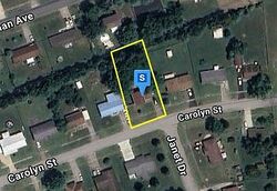 Pre-foreclosure in  CAROLYN ST Radcliff, KY 40160