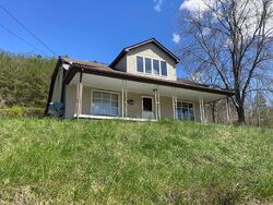  Highway 1715, Martha KY