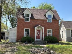  E 10th Ave, Winfield KS