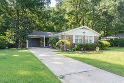 Pre-foreclosure in  NORTHUMBERLAND DR Birmingham, AL 35210