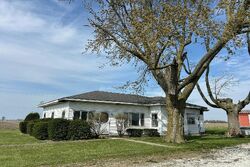 Pre-foreclosure in  N 200 W Summitville, IN 46070