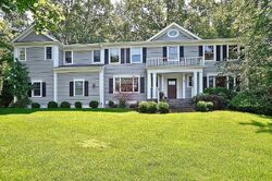 Pre-foreclosure in  TANGER DR Livingston, NJ 07039