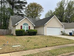 Pre-foreclosure in  FALLVIEW DR Mcdonough, GA 30253