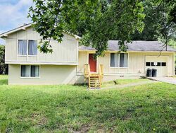 Pre-foreclosure in  VILLAGE RUN Lawrenceville, GA 30046