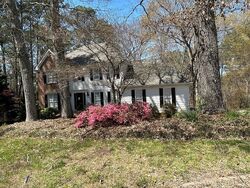 Pre-foreclosure in  PEBBLE BEND DR Grayson, GA 30017