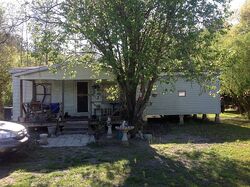 Pre-foreclosure in  AYRIN BROOKE LN Blackshear, GA 31516