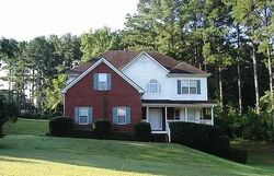 Shoreline Dr, Fayetteville GA