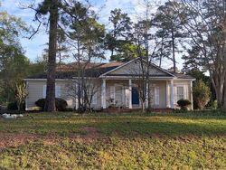 Pre-foreclosure in  GATEWAY AVE Albany, GA 31721