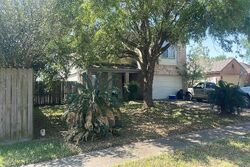 Pre-foreclosure in  LEANING OAK DR Texas City, TX 77591