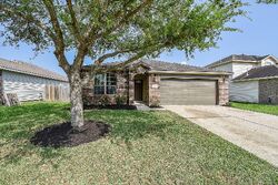 Pre-foreclosure in  N HERITAGE OAKS DR Texas City, TX 77591