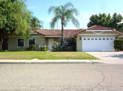 Pre-foreclosure in  E KIP PATRICK DR Reedley, CA 93654