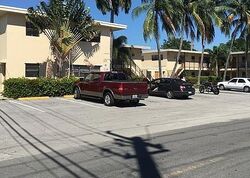 Pre-foreclosure in  NE 12TH ST  Pompano Beach, FL 33062