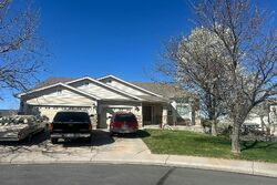  E Weaver Dr, Aurora CO